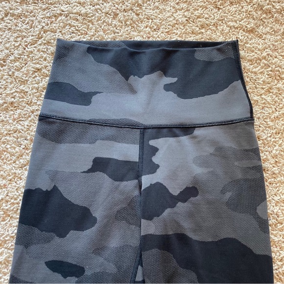 Aerie chill play move camo printed leggings - Picture 2 of 2